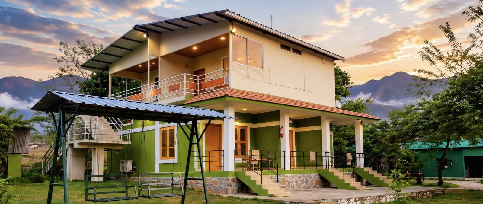 Green View Homestay at sunset, Masinagudi, with the Nilgiri hills behind